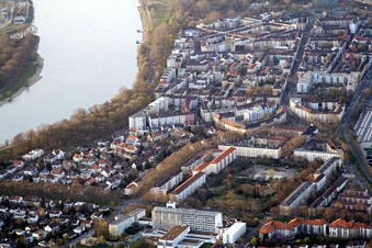 Vue aérienne de Stephanienufer, Pfalzplatz, Hôpital des Diaconesses à le quartier Lindenhof in Mannheim dans le département Bade-Wurtemberg, Allemagne