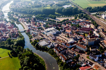 Vue aérienne de L'île de Ried sur les rives du Danube dans le district de Riedlingen à Donauwörth dans le département Bavière, Allemagne