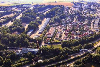 Vue aérienne de Ancien quartier de casernes (quartier Alfred Delp) et quartier résidentiel au sud de la rue Dr. Loeffellad. à Donauwörth dans le département Bavière, Allemagne
