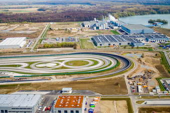 Vue oblique de Zone industrielle d'Oberwald : site d'essais de camions Daimler à Wörth am Rhein dans le département Rhénanie-Palatinat, Allemagne