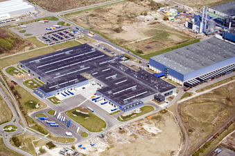 Vue aérienne de Locaux de l'usine Europack GmbH dans la zone industrielle de Wörth-Oberwald à Wörth am Rhein dans le département Rhénanie-Palatinat, Allemagne