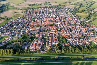 Photographie aérienne de Village - Vue à le quartier Rußheim in Dettenheim dans le département Bade-Wurtemberg, Allemagne