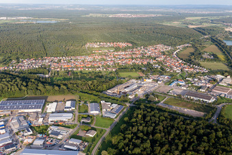 Vue aérienne de Quartier Huttenheim in Philippsburg dans le département Bade-Wurtemberg, Allemagne