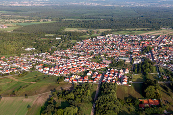 Vue aérienne de De l'ouest à le quartier Wiesental in Waghäusel dans le département Bade-Wurtemberg, Allemagne