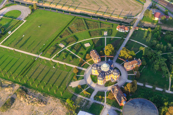 Photographie aérienne de Ermitage Waghäuse dans la lumière du soir à Waghäusel dans le département Bade-Wurtemberg, Allemagne