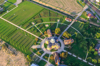 Ermitage Waghäuse dans la lumière du soir à Waghäusel dans le département Bade-Wurtemberg, Allemagne d'en haut