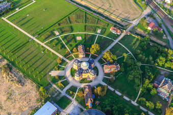 Ermitage Waghäuse dans la lumière du soir à Waghäusel dans le département Bade-Wurtemberg, Allemagne hors des airs