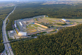 Vue aérienne de Voie des stands au Motodrom Hockenheimring Bade-Wurtemberg à Hockenheim dans le département Bade-Wurtemberg, Allemagne