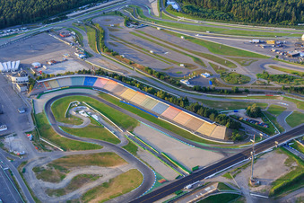 Vue aérienne de Tribune principale du Hockenheimring Bade-Wurtemberg à Hockenheim dans le département Bade-Wurtemberg, Allemagne