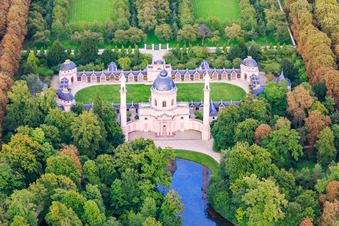 Vue aérienne de Mosquée dans les jardins du château de Schwetzingen à Schwetzingen dans le département Bade-Wurtemberg, Allemagne