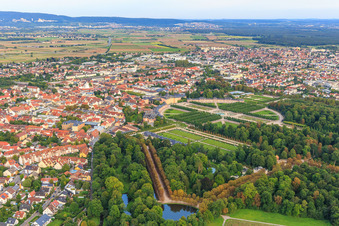Vue aérienne de Le « Bout du monde » dans les jardins du château de Schwetzingen à Schwetzingen dans le département Bade-Wurtemberg, Allemagne