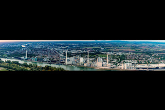 Vue aérienne de Panorama de la grande centrale électrique Mannheim sur le Rhin à le quartier Neckarau in Mannheim dans le département Bade-Wurtemberg, Allemagne