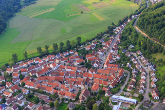 Vue aérienne de Castle Lane à Fridingen an der Donau dans le département Bade-Wurtemberg, Allemagne