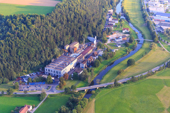 Vue aérienne de SHW Brake Systems GmbH sur les rives du Danube à Tuttlingen dans le département Bade-Wurtemberg, Allemagne