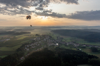 Vue aérienne de Quartier Zoznegg in Mühlingen dans le département Bade-Wurtemberg, Allemagne