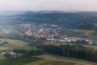 Vue aérienne de Quartier Espasingen in Stockach dans le département Bade-Wurtemberg, Allemagne