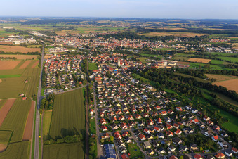 Vue aérienne de Vue de la ville depuis l'ouest à Mengen dans le département Bade-Wurtemberg, Allemagne