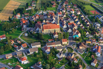 Vue aérienne de Église catholique Saint-Michel à Hohentengen dans le département Bade-Wurtemberg, Allemagne