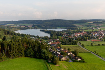 Vue aérienne de Illmensee dans le département Bade-Wurtemberg, Allemagne