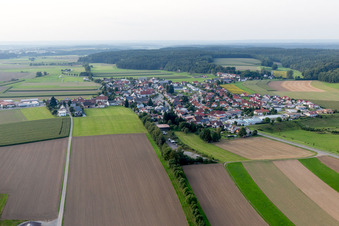 Vue aérienne de Quartier Denkingen in Pfullendorf dans le département Bade-Wurtemberg, Allemagne