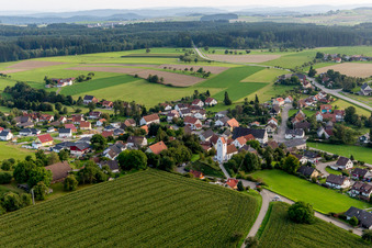 Vue aérienne de Quartier Sentenhart in Wald dans le département Bade-Wurtemberg, Allemagne