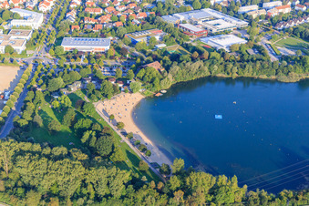 Photographie aérienne de Plage du lac de baignade Bensheim le soir à Bensheim dans le département Hesse, Allemagne