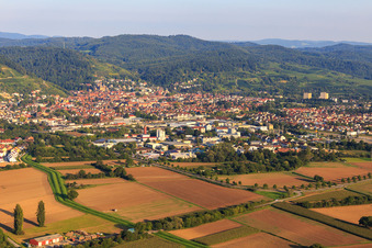 Photographie aérienne de Vue de la ville au bord de l'Odenwald depuis l'ouest à Heppenheim dans le département Hesse, Allemagne