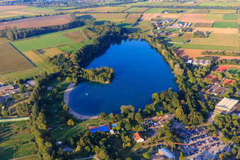 Vue aérienne de Lac de baignade Heddesheim à Heddesheim dans le département Bade-Wurtemberg, Allemagne