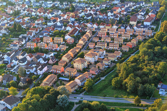Vue aérienne de Complexe d'appartements de style méditerranéen entre Oleanderstraße et Malvenweg à Lorsch dans le département Hesse, Allemagne