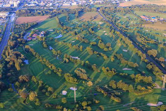 Vue aérienne de Parcours de golf du Golf-Club Bensheim eV depuis l'ouest à Bensheim dans le département Hesse, Allemagne