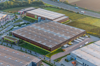 Vue aérienne de Complexe immobilier et terrain du centre logistique du centre de distribution d'Alnatura à Lorsch dans le département Hesse, Allemagne