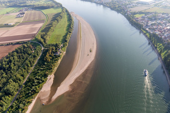 Vue aérienne de Banc de sable dans le Rhin à le quartier Nordheim in Biblis dans le département Hesse, Allemagne