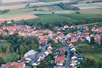 Vue d'oiseau de Oberhausen dans le département Rhénanie-Palatinat, Allemagne