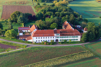 Vue oblique de Atelier pour les talents cachés à but non lucratif GmbH à Haftelhof du sud à Schweighofen dans le département Rhénanie-Palatinat, Allemagne