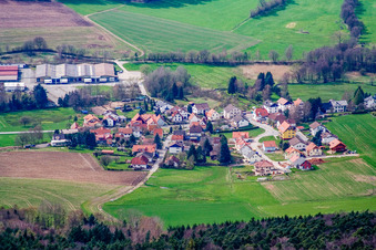 Vue aérienne de Nibelungenstraße x Im Michelsgrund à le quartier Wahlen in Grasellenbach dans le département Hesse, Allemagne
