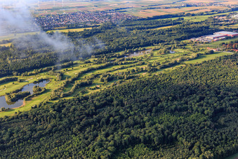 Terrain de golf Landgut Dreihof - GOLF absolu à le quartier Dreihof in Essingen dans le département Rhénanie-Palatinat, Allemagne d'un drone