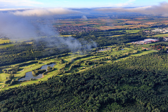 Vue oblique de Terrain de golf Landgut Dreihof - GOLF absolu à le quartier Dreihof in Essingen dans le département Rhénanie-Palatinat, Allemagne
