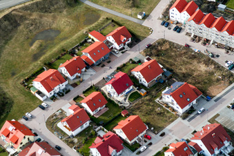 Vue aérienne de Nouvelle zone de développement au Manège à Wörth am Rhein dans le département Rhénanie-Palatinat, Allemagne