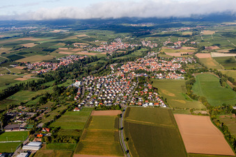 Quartier Billigheim in Billigheim-Ingenheim dans le département Rhénanie-Palatinat, Allemagne d'en haut