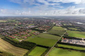 Vue aérienne de Vue des rues et des maisons dans les quartiers résidentiels à Varde dans le département Syddanmark, Danemark