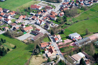 Vue aérienne de Kocherbach à le quartier Affolterbach in Wald-Michelbach dans le département Hesse, Allemagne