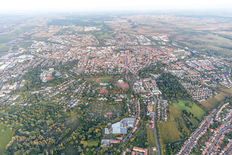 Vue aérienne de Landau-Ouest à Landau in der Pfalz dans le département Rhénanie-Palatinat, Allemagne