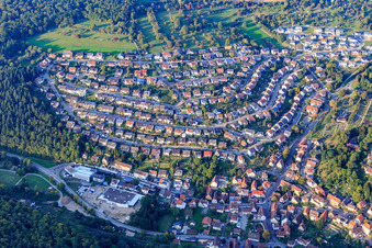 Vue aérienne de Village au sud de Buchenweg à Ispringen dans le département Bade-Wurtemberg, Allemagne