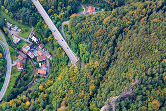 Vue aérienne de Portail du tunnel B10 du tunnel de Kostenfels à Rinnthal dans le département Rhénanie-Palatinat, Allemagne