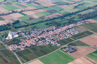 Vue aérienne de Freimersheim dans le département Rhénanie-Palatinat, Allemagne