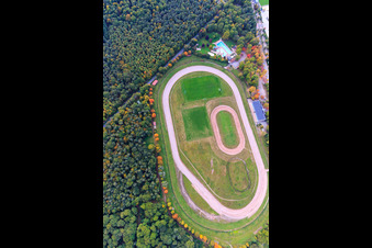 Vue aérienne de Circuit automobile / Speedway de l'Association de sport automobile de Herxheim vu du ciel à Herxheim bei Landau dans le département Rhénanie-Palatinat, Allemagne