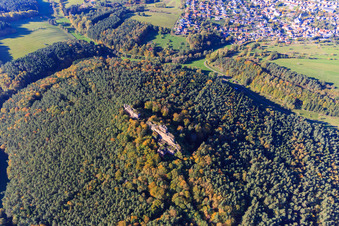 Ruines du château de Drachenfels à Busenberg dans le département Rhénanie-Palatinat, Allemagne d'en haut