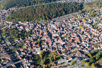Dahn dans le département Rhénanie-Palatinat, Allemagne vue du ciel