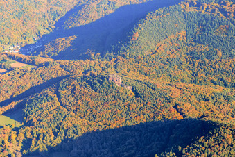 Vue aérienne de Luger Geiersteine escalade des rochers dans le Wasgau à Lug dans le département Rhénanie-Palatinat, Allemagne