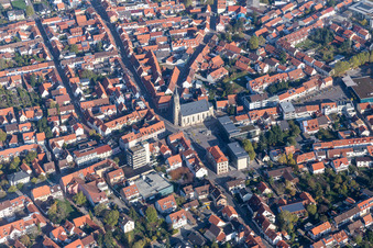 Vue aérienne de Vue des rues et des maisons dans les quartiers résidentiels à Walldorf dans le département Bade-Wurtemberg, Allemagne